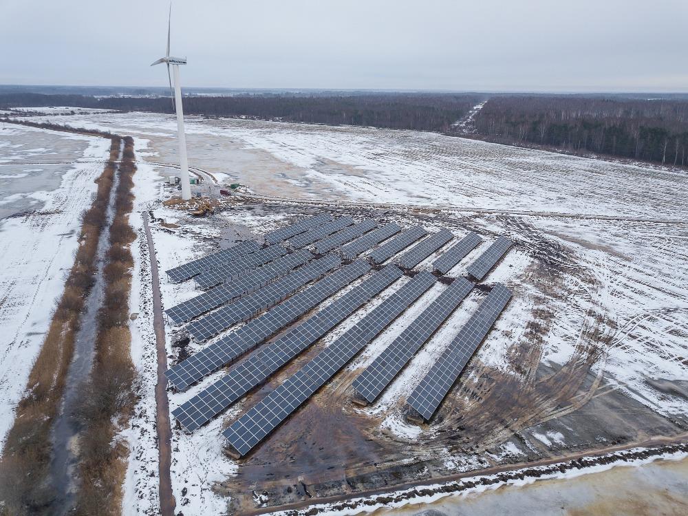 500kw-pv-park-connected-with-wind-turbines-on-saaremaa-island-estonia.jpg